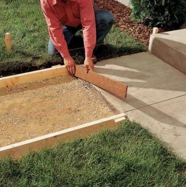 заливка бетоном садовых дорожек